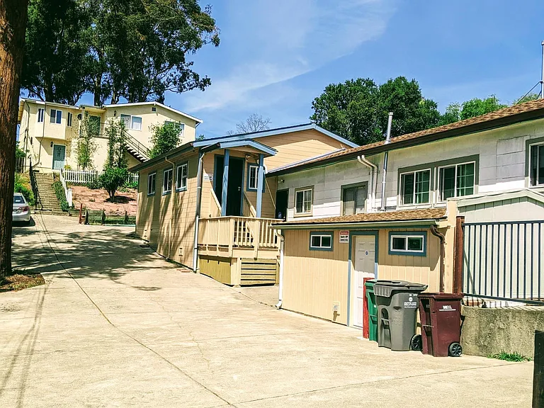 4027 Maybelle Ave #B — Photo 1
