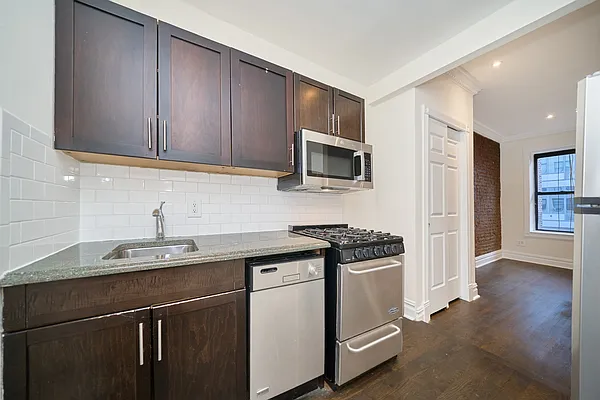apartamento 5冊セット 242 East 75th Street #5D in Lenox Hill, Manhattan | StreetEasy