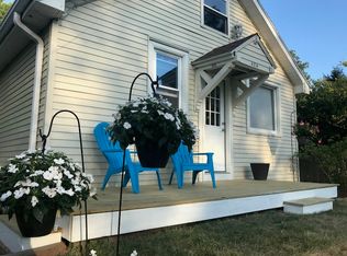 424 Lakeview Dr, West Suffield, CT 06093