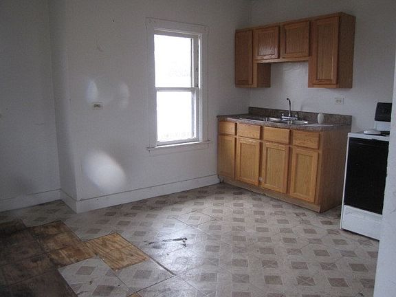 4th image of 2119 S 8th Ave