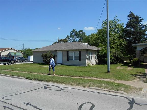 3rd image of 801 E Wise St