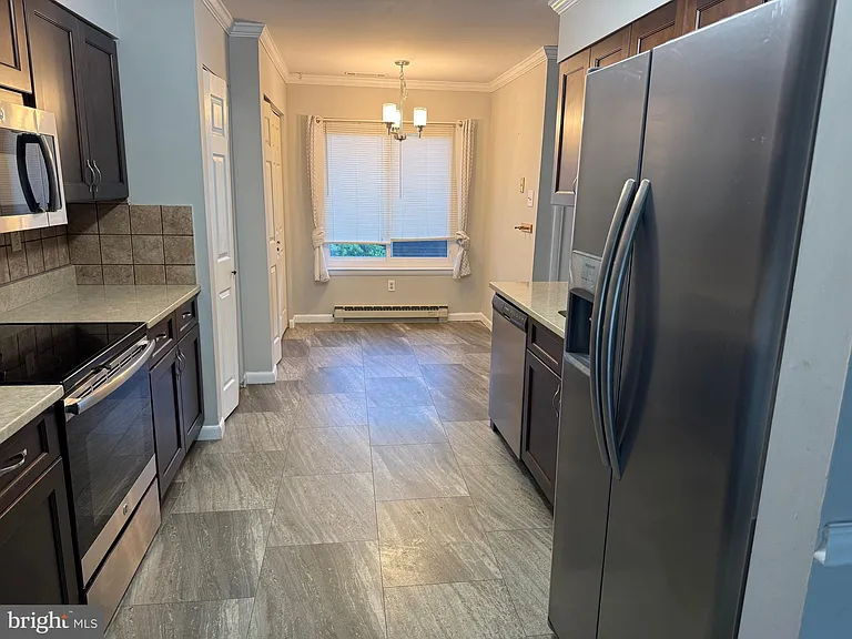 204 Village Rd — Photo 4