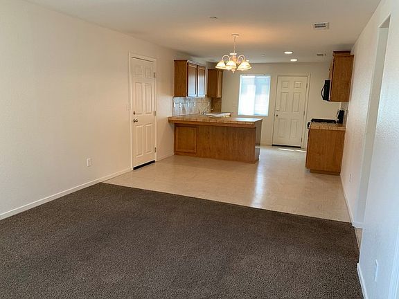 3rd image of 2120 W Lark Ave