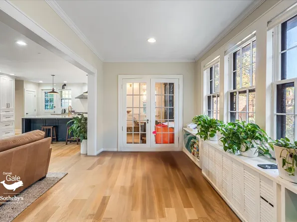 116-33 Union Turnpike image 14 of 40