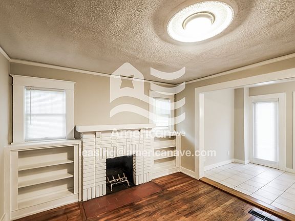 271785_004_wm_-_living_room_12880490.jpg