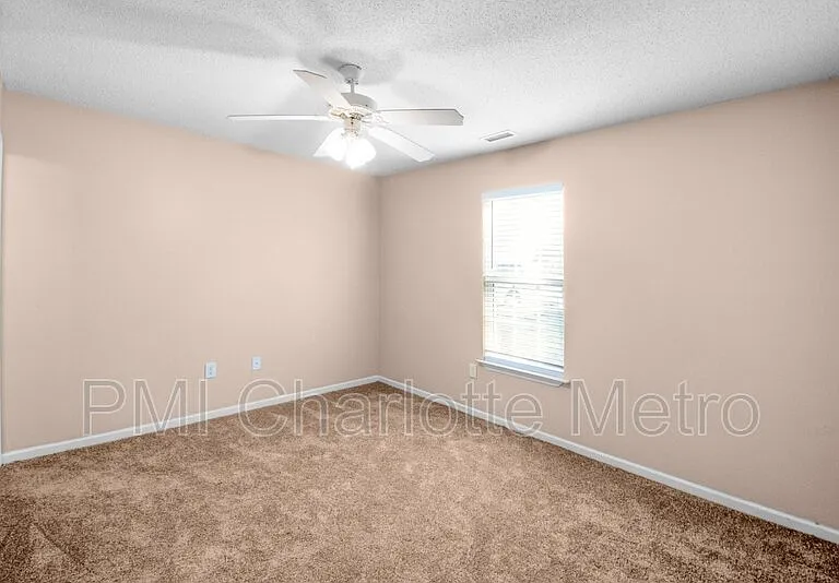 6550 Lynmont Dr — Photo 9