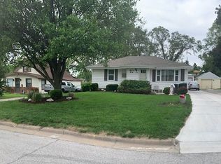 4534 Oak St, Omaha, NE 68106