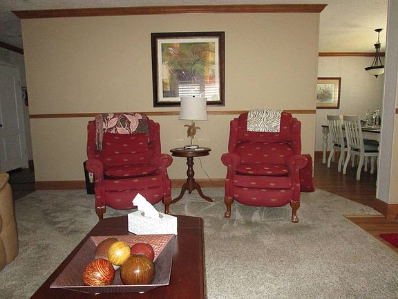 5th image of 156 S Lake Dr