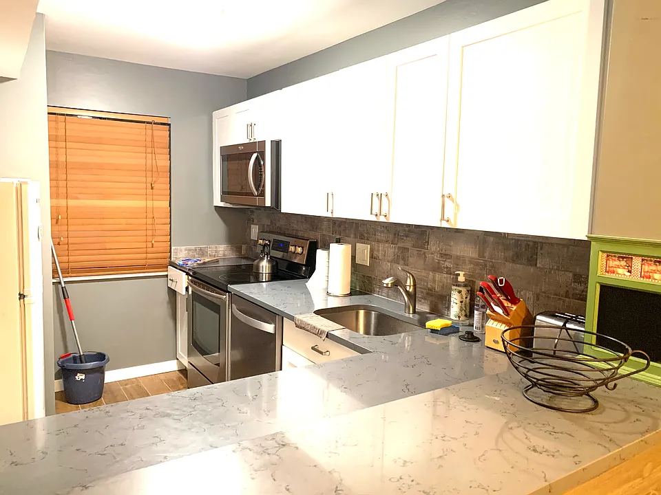 2820 Tennis Club Dr #302
