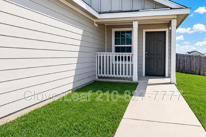 4 bed, 2.0 bath, 1606 sqft, $1,697 — Photo 3