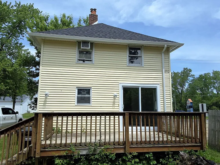 2321 W Main St — Photo 2