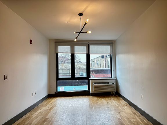 4th image of 413-419 Arlington Ave #305