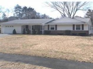 2 Glen Dr, Peabody, MA 01960