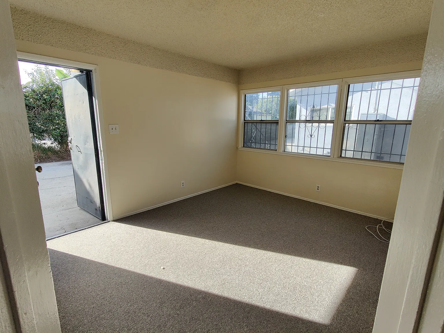 Holmes Ave, Los Angeles — Photo 3