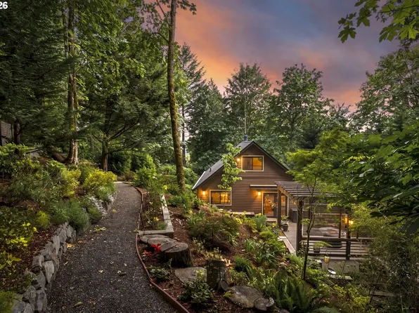 3919 SW Hillside Dr, Portland, OR 97221