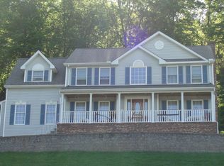 132 Village Gate Dr, Southington, CT 06489