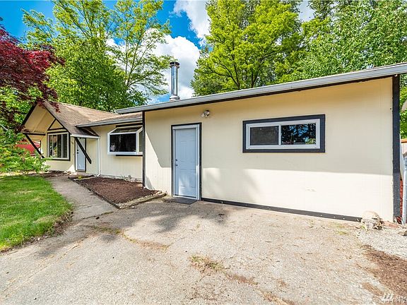 2nd image of 5401 143rd Pl NE