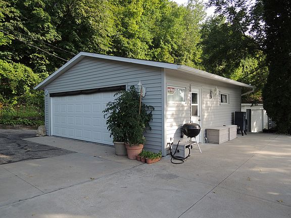 GARAGE, PATIO
