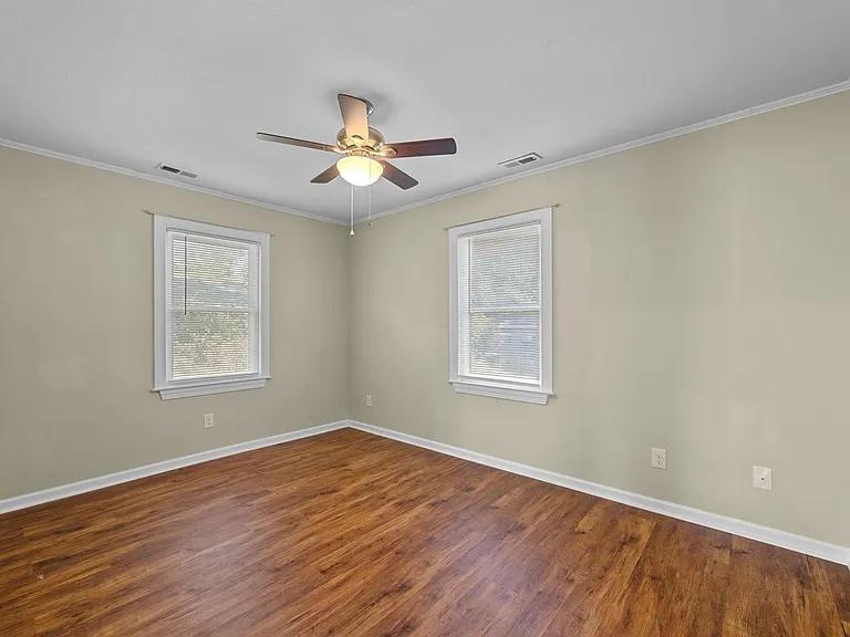 400 Sandy Point Rd — Photo 7