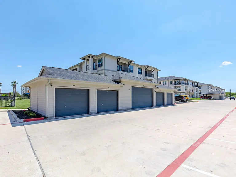 2338 Harvey Mitchell Pkwy S — Photo 34