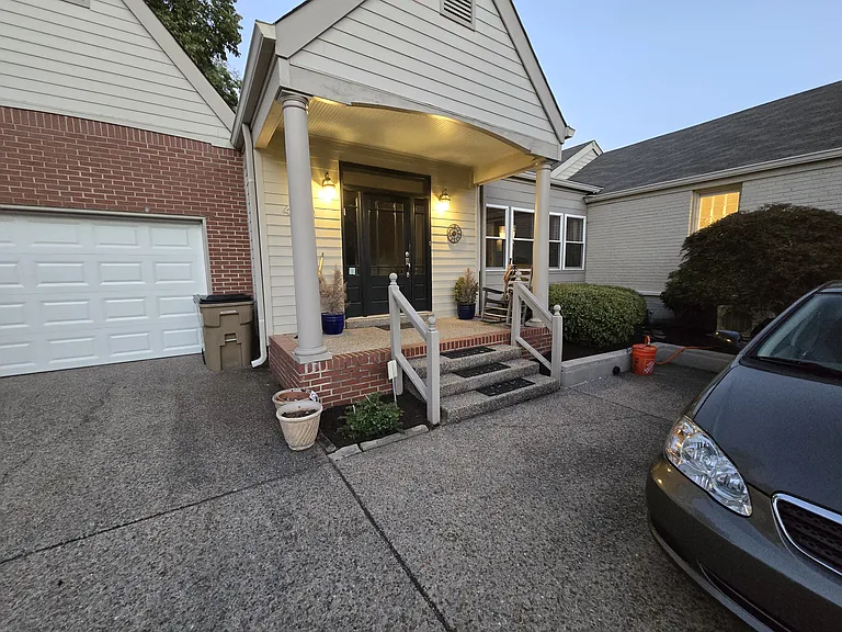 4120 Oriole Pl — Photo 2