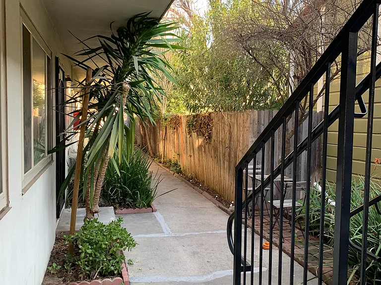 2515 P St #4 — Photo 6