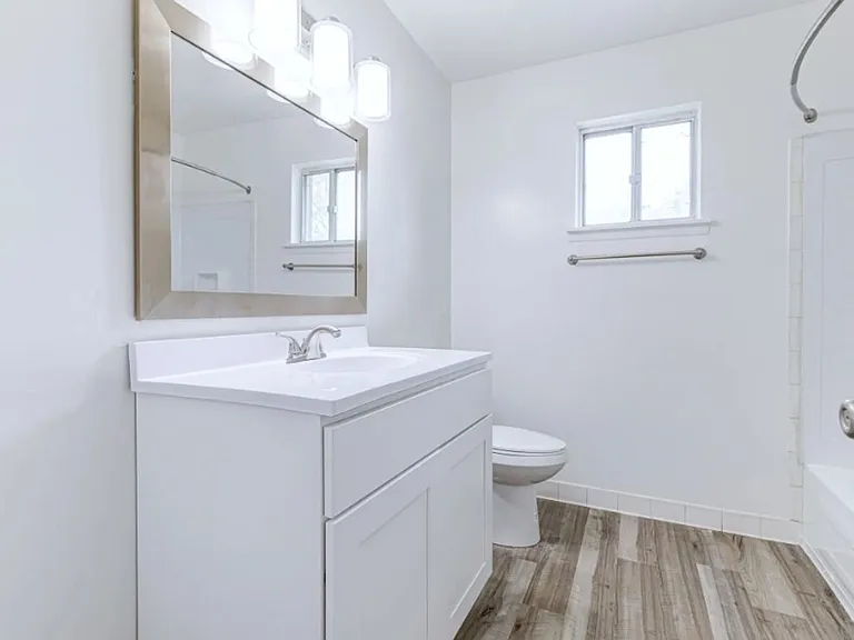 Riverside Townhomes — Photo 11