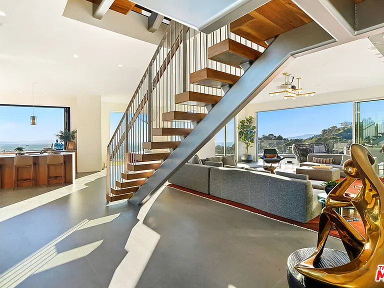 2020 Cyprean Dr — Photo 6