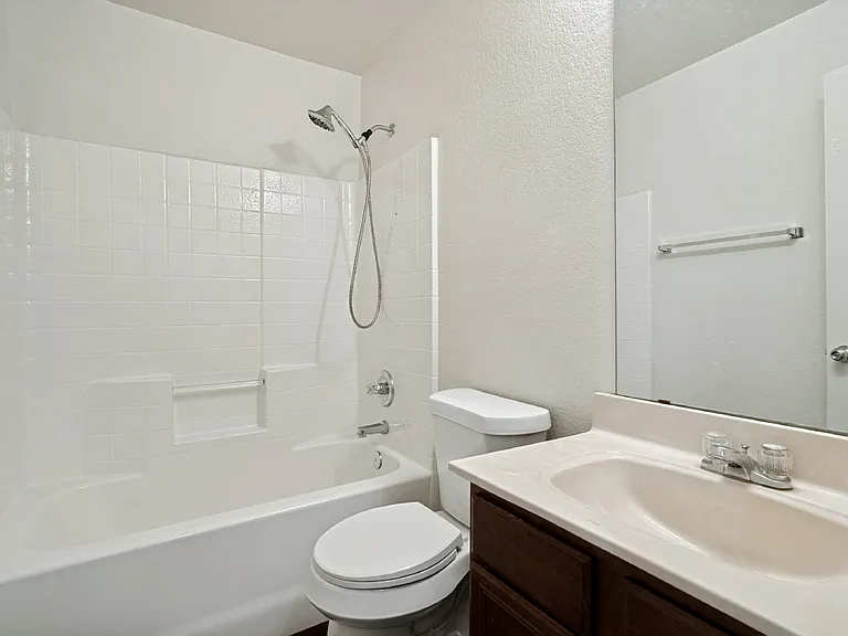 416 Bretts Way — Photo 8