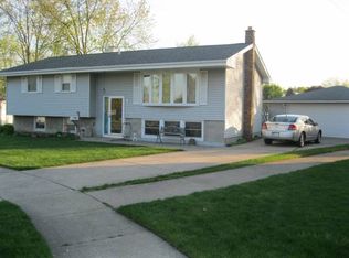 3102 99th St, Highland, IN 46322