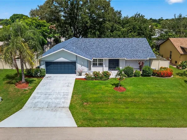 623 SE 9th Pl, Cape Coral, FL 33990