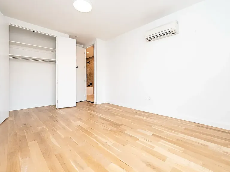 572 Sackett St #2 — Photo 12