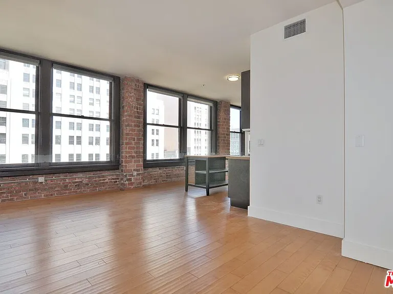 460 S Spring St #701 — Photo 3