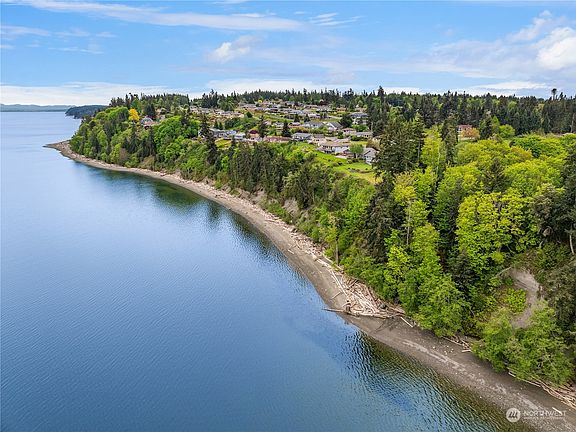 2nd image of 1833 SE Camano Drive
