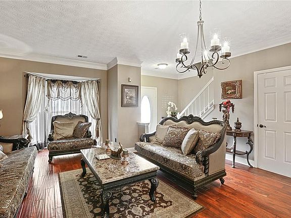 3rd image of 1304 Morningside Park Dr