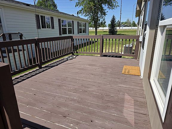 4th image of 3969 Teal St