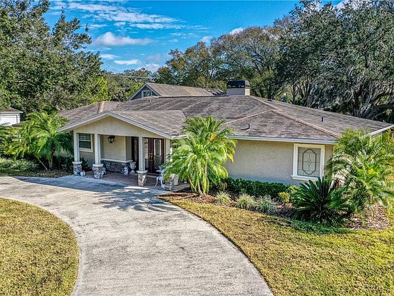 3rd image of 3018 Lake Ellen Dr