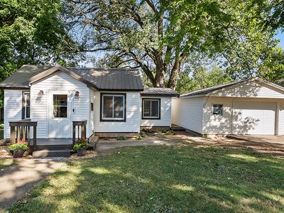 608 N Douglas St, Roanoke, IL, 61561