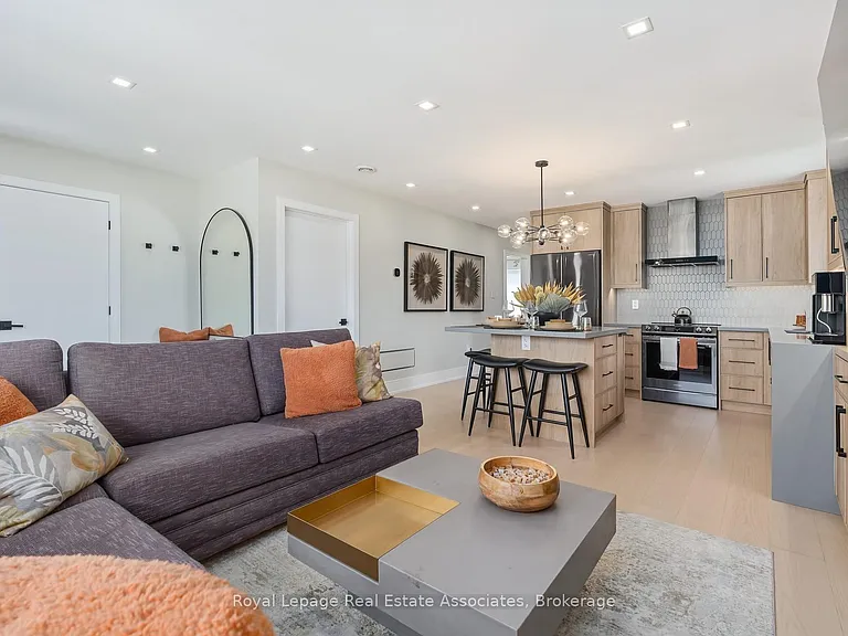 37 Windsor Rd — Photo 7