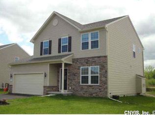88 Cross Country Dr, Baldwinsville, NY 13027