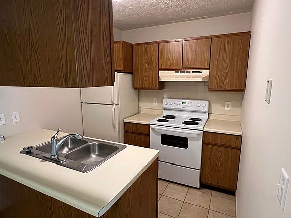 2nd image of 7468 Huntington Dr #2