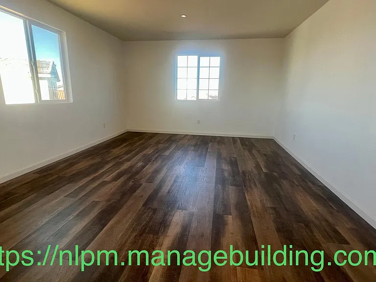 13328 Hyacinth Ct — Photo 16