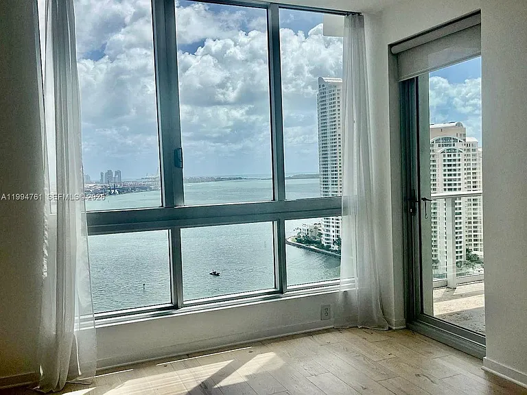 300 S Biscayne Blvd #T-2012 — Photo 9