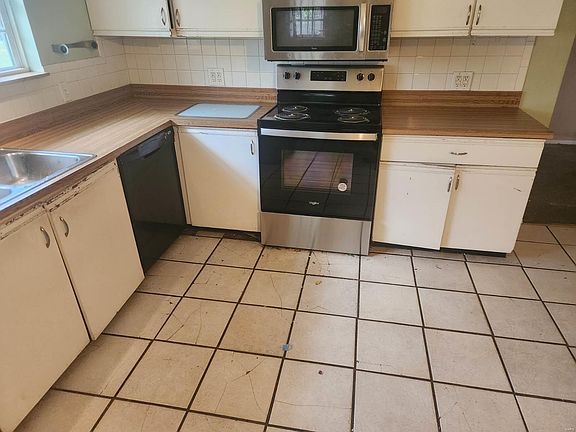 4th image of 2230 Wedgwood Dr W