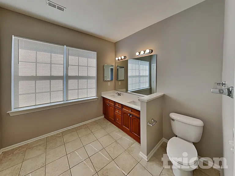 5801 Crimson Oak Ct — Photo 16