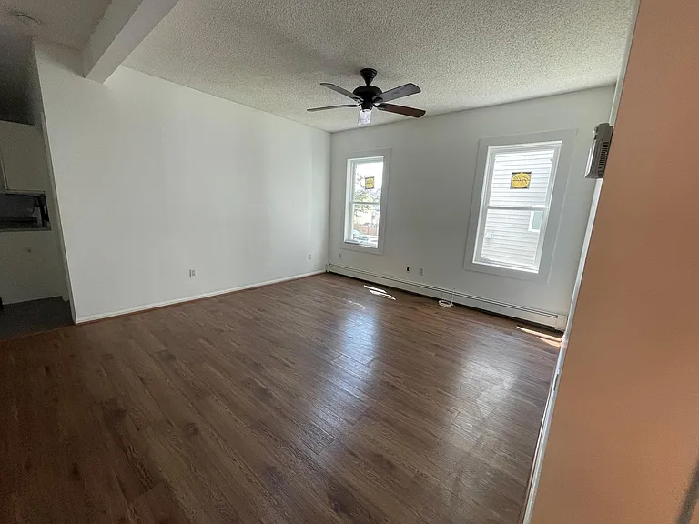 54 Wildey St #4 — Photo 4