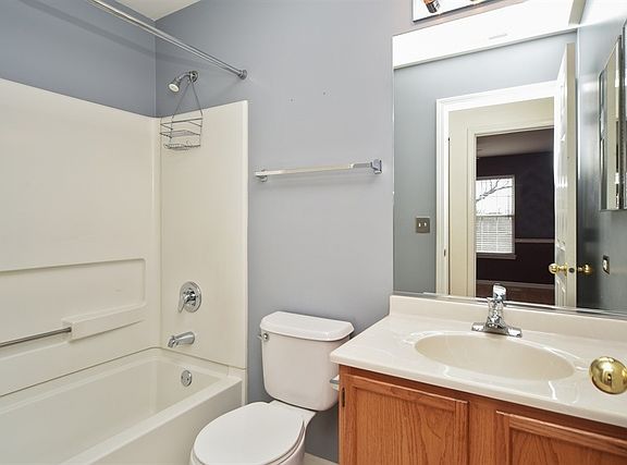 4th image of 1057 N Village Dr Unit 4