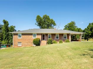 602 S Pine St, Seneca, SC 29678