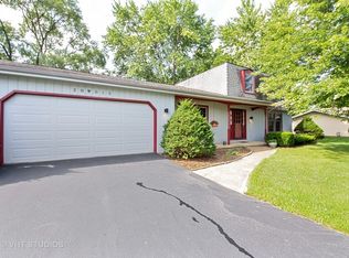 28W015 87th St, Naperville, IL 60564