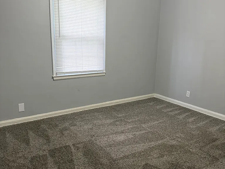 834 Sarcee Ave — Photo 6